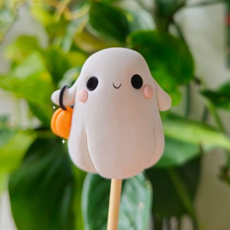 Trick or Treat Ghost Plant Pot Pal, Friend, Buddy, Figurine, Sculpture, Halloween, Spooky Season, Autumn, Fall, Glow in the Dark, Cute Clay by NoondayDream on Etsy Clay Halloween, Ghost Plant, Figurine Sculpture, Small Ideas, Clay Sculptures, Halloween Miniatures, Cosy Room, Clay Stuff, Poly Clay