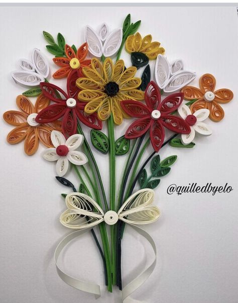 Quilled Bouquet Paper Flowers, Quilled Bouquet, Quilling Design, Diy Quilling Crafts, Quilled Cards, Bouquet Paper, File Decoration Ideas, Quilled Flowers, Quilling Work