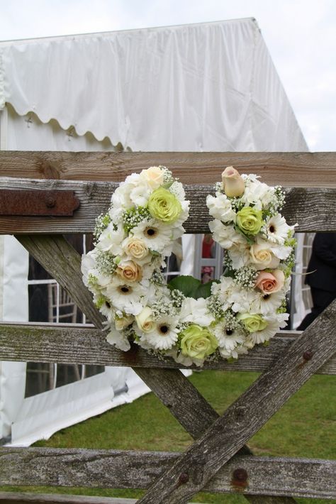 Grave Saddles, Champagne Gold Wedding, Gold Wedding Flowers, Beautiful Bridal Bouquet, Walking Horse, Country Theme, Marquee Wedding, Ceremony Flowers, Civil Ceremony