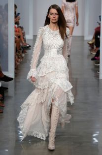 Zimmermann RTW Spring 2017 Haute Couture Dress, Dream Fashion, High Key, Crochet Lace Dress, Elegant Attire, Rustic Wedding Dresses, Victorian Wedding, Boho Style Dresses, Nova York