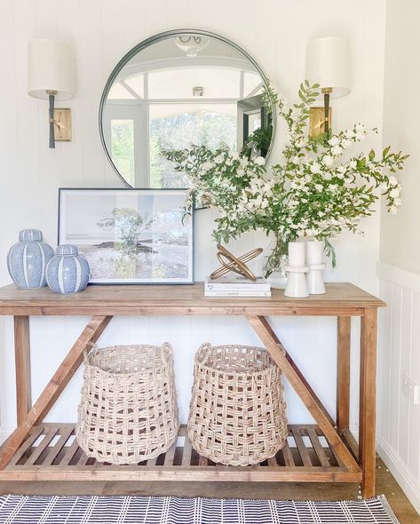 Lake House Console Table, Modern Coastal Table Decor, Coastal Hallway Decor, Modern Coastal Foyer Entryway, Small Coastal Entryway Ideas, Simple Coastal Decor, Coastal Chic Apartment, Beach House Entry Way, Coastal Modern Home Decor