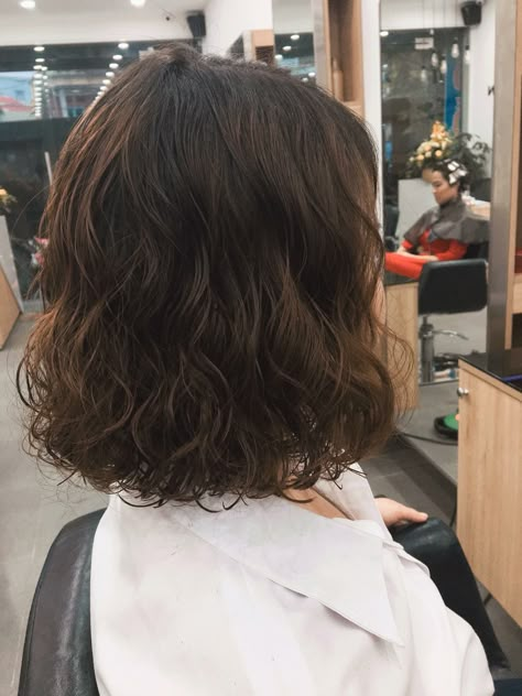 Texture Perm Short Hair, Perm On Bob Haircut, Korean Short Wavy Hair, Korean Perm Short Hair Mid Length, Hair Perm Short, Short Hair With Perm, Short Wavy Perm, Medium Permed Hair, Short 2b Hair