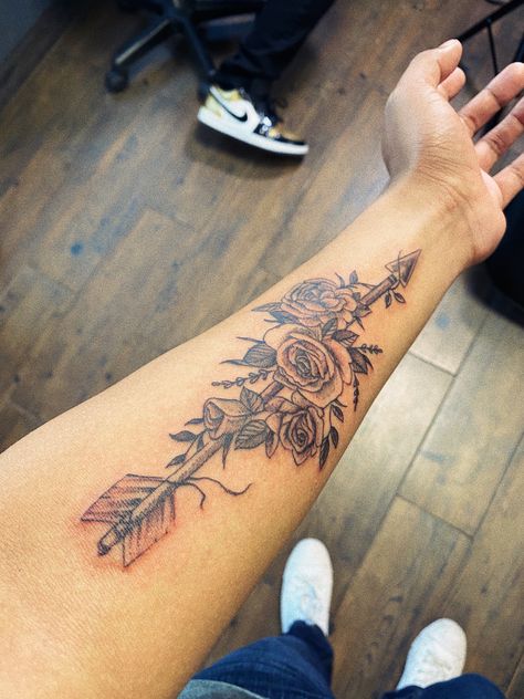 Simple Tattoos For Women Western, Arrow Sleeve Tattoo, Western Arrow Tattoos For Women, Arrow And Rose Tattoo, Father Daughter Tattoos Country, Country Half Sleeve Tattoos For Women, Western Rose Tattoo, Women Tattoos Western, Country Arm Tattoos