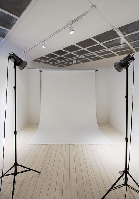 would be really nice to have a space like this Arrhov Frick, Fashion Retail Interior, Ruangan Studio, Photo Studio Design, Studio Lighting Setups, Home Studio Photography, House Studio, Best Office, Dream Studio