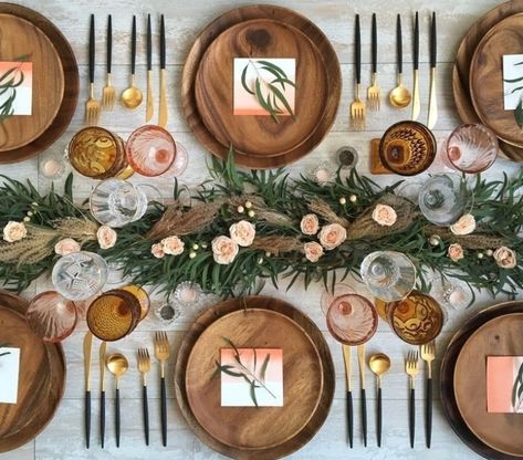 Wood Chargers, Sunset Hues, Deco Champetre, Tafel Decor, Salt Cellars, Luxury Tableware, Fruit Dip, Table Set Up, Wooden Plates