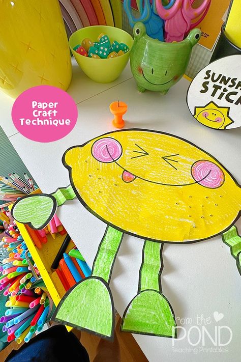 Bee Busy - A system for your Fast Finishers | From the Pond Lemon Crafts For Kids, Printable Bulletin Board Letters, Summer Preschool Themes, Lemon Drawing, Printable Bulletin Board, Lemon Crafts, Teaching Printables, Paper Craft Techniques, From The Pond