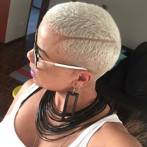 Blondes have more fun 😍 Step The Barber Haircut Women, Black Buzzcut Women, Blonde Buzzcut Woman Black, Short Bleached Hair, Short Platinum Blonde Hair, Blondes Have More Fun, Short Hair Designs, Short Shaved Hairstyles, Shaved Hair Designs