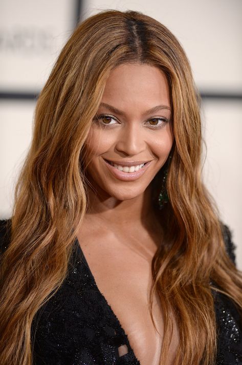 La coloration caramel de Beyonce Beyonce Caramel Hair, Beyonce Hair Color Caramel, Beyonce Blonde Hair, Beyonce Hair Color, Blond Caramel, Europe Ootd, Caramel Blonde Hair, Beyonce Hair, Hair Color Caramel