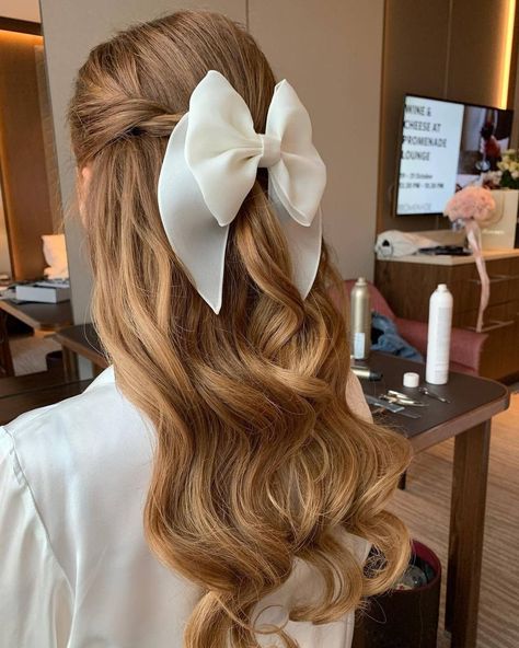 [Ad] 89 Most Pinned Wedding Hairstyles Half Up Half Down Advice You'll Want To Use 2023 #weddinghairstyleshalfuphalfdown Ash Brown Hair Dye, Formal Hairstyles For Long Hair, Half Up Half Down Hair Prom, Simple Prom Hair, Tutorial Ideas, Bow Hairstyle, Ribbon Hairstyle, Hairstyle Tutorial, Wedding Hairstyles Half Up Half Down