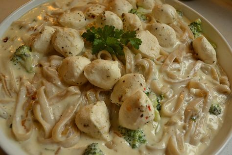 Pasta with Roasted Garlic Cream Sauce Roasted Garlic Cream Tortellini, Roasted Garlic Cream Sauce, Cream Sauces, Macaroni Grill, Pasta Side, Grilled Roast, Garlic Cream Sauce, Pasta Side Dishes, Creamy Garlic Sauce