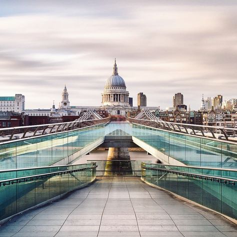 3,536 Likes, 78 Comments - Alessio Andreani (@andreanialessio) on Instagram: “From the shouth bank to St Paul's cathedral through the Millennium bridge. Une of the best sights…” London Millenium Bridge, Millenium Bridge London, Millennium Bridge London, London Video, Millenium Bridge, London Ideas, London Locations, London Photoshoot, Millennium Bridge