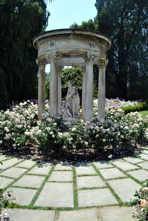 love Huntington Library gardens! Greek Garden Aesthetic, Greek Inspired Garden, Ancient Greek Garden, Greek Castle, Greek Garden, Roman Garden, Sculpture Fountain, Lost Garden, Huntington Library