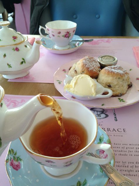 The tea terrace #teaterrace Toast Aesthetic, Picnic Aesthetics, Tea And Toast, Tea And Scones, Entertaining Desserts, Tea Morning, Vintage Tea Rooms, Sips Tea, Tea Sandwiches Recipes