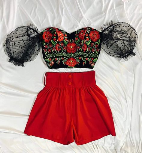 Outfits For A Mexican Party, Mexican Inspo Outfit, Mexican Corset Top, Mexican Style Fashion, Mexican Style Outfits Casual, Mexican Street Outfits, Mexican Outfit Ideas Women, Mexican Party Outfit Ideas, Mexican Outfits For Women Party