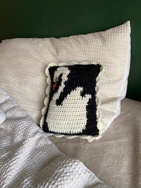 crochet Crochet Room Decor Goth, Crochet 8 Ball Pillow, Crochet Tapestry Pattern Moon, Crochet Bat Pillow Pattern, Goth Crochet Pillow, Moth Crochet Tapestry, Crochet Swan, Small Crochet Gifts, Crochet Hack