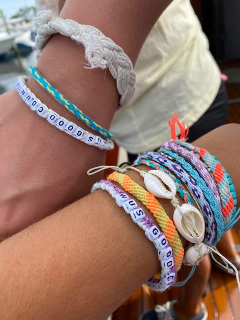 Summer Bracelets Aesthetic, Summer Wrist, Beachy Bracelets, Surf Jewelry, Preppy Jewelry, Diy Bracelet Designs, Summer Goals, Summer Plans, Coconut Girl