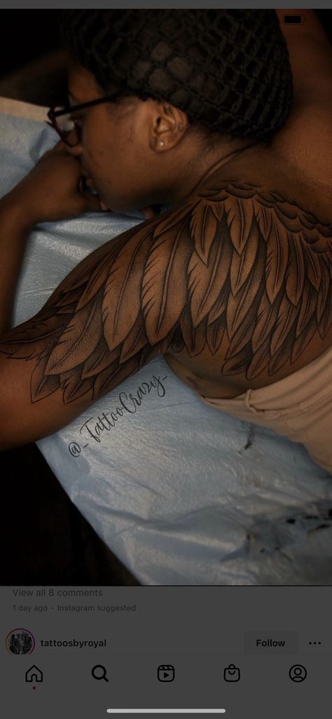 Angel Wing On Back Tattoo, Shoulder Angel Wing Tattoo, Wing Tatoos Woman, Angel Shoulder Tattoos For Women, Shoulder Feather Tattoos For Women, Back Feather Tattoo Women, Motherland Tattoo, Wing On Back Tattoo, Feather Wing Tattoo