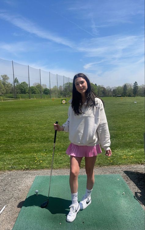 Preppy Golf Outfit, Driving Range Outfit, Driving Range Outfit Women, Golf Fits, Golf Aesthetic, Cute Golf Outfit, Athletic Outfit, Golf Pictures, Sporty Girl