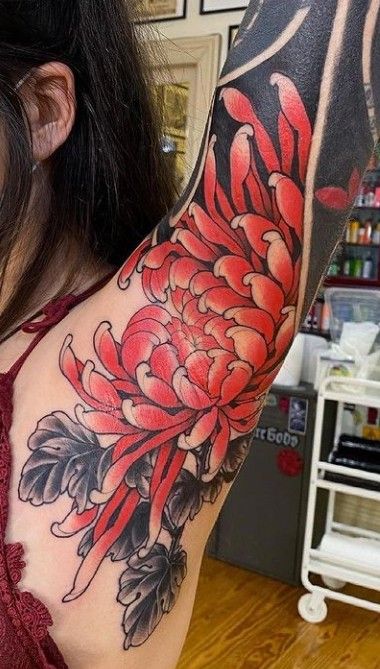 Neotrad Chrysanthemum, Neotraditional Chrysanthemum, Neo Traditional Chrysanthemum, Flowers Symbolism, Crisantemo Tattoo, Armpit Tattoo, Dahlia Tattoo, Americana Tattoo, Lillies Tattoo