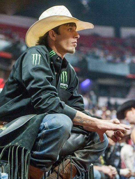 J B Mauney at PBR finals 2013. Amazing cowboy and awesome man. Jb Mauney Wallpaper, Jb Mauney, Hot Cowboy, Pbr Bull Riders, Pbr Bull Riding, Wallpaper Black And White, Professional Bull Riders, Botas Western, Rodeo Time