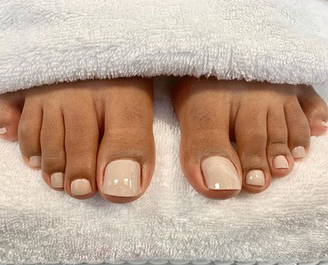 Soak & Polish on Instagram: “Pedicure✨ Book Aaliyah🥰” Cream Pedicure, Nails Arts, Milk Color, Short Gel Nails, Pedicure At Home, Cream Nails, Smell Goods, Mani Pedi, Perfect Nails