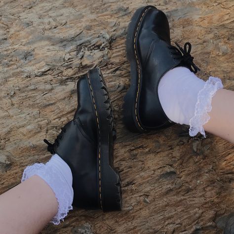 Low Docs With Socks, Lace Socks And Loafers, Cute Socks With Doc Martens, Frilly Socks With Docs, Lace Socks With Loafers, Frilly Socks Doc Martens, Docs And Socks, Lace Socks Outfit, Confirmation Outfit