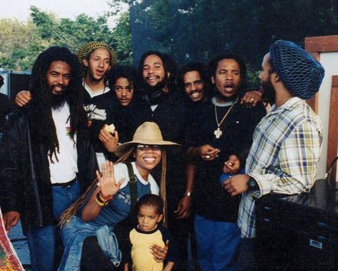 Marley Family. I won't go through the list it's the same as before only Cedella is in the photo. See "Marley Gentleman" board. Bob Marley Kids, Bob Marley Sons, Jamaican Proverbs, Marley Brothers, Rastafari Art, Skip Marley, Stephen Marley, Marley Family, Robert Jr