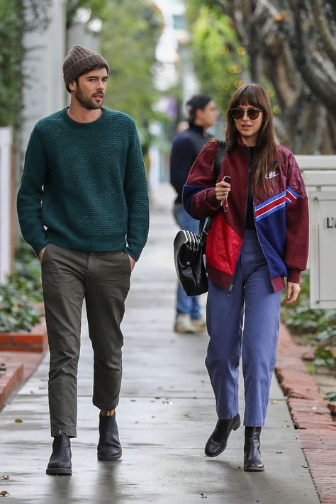 Blundstone Outfit, Dakota Johnson Street Style, Blundstone Men, Dakota Style, Dakota Johnson Style, Casual Outfit Inspiration, Celebrity Street Style, Fashion Couple, Dakota Johnson