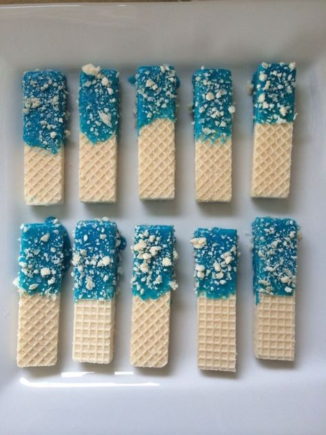 Baby Boy Cakes For Baby Shower Blue, Baby Shower Treats Boy, Frozen Dessert Table, Baby Shower Snacks Boy, Boy Baby Shower Food, Dresses Emerald Green, Green Quince, Baby Shower Sweets, Bluey Party