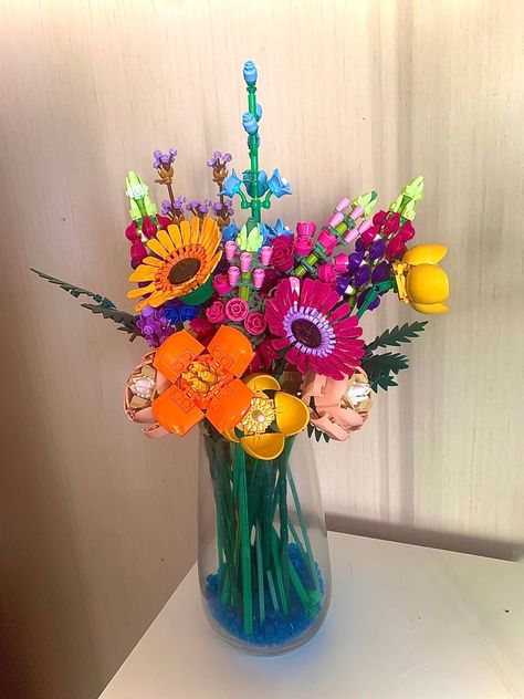 Lego Interior Design, Lego Bouquet, Lego Room Decor, Lego Decorations, Cute Furniture, Lego Creative, Lego Pictures, Flower Vase Arrangements, Lego Room