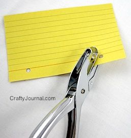 Mini Binder Ideas, Diy Index Card Holder, Index Card Holder, Index Card Book Diy, Index Card Journal, Index Cards Ideas, Password Book Ideas, Mini 3 Ring Binder Journal Ideas, 3 X 5 Index Card Holder