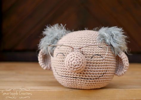 Smartapple Creations - amigurumi and crochet: Crochet eyeglasses holder Crochet Eye Glasses Holder Free Pattern, Crochet Eye Glass Holder, Glasses Holder Crochet Free Pattern, Crochet Dad Gifts, Diy Glasses Holder, Crochet For Dad, Crochet Eyeglass Holder, Crochet Glasses Holder, Crochet Gifts For Dad