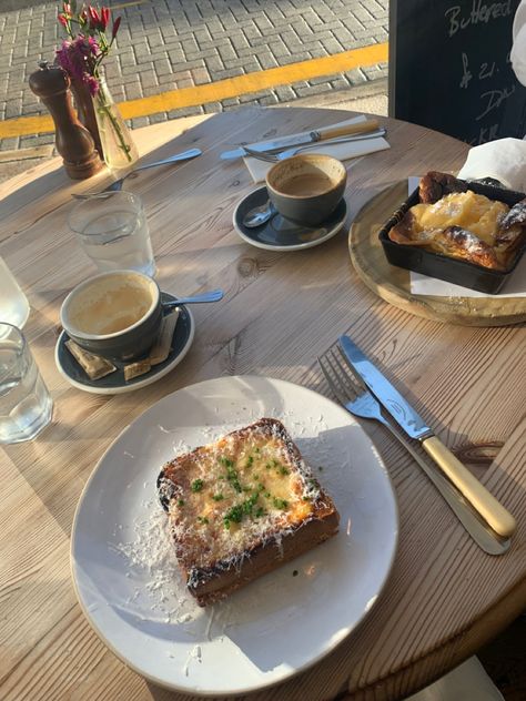 #london #aesthetic #brunch #frenchfood #studyabroad London Lunch, Lunch Aesthetic, Aesthetic Brunch, London Aesthetic, Food Pics, French Food, Aesthetic Food, Food Pictures, London