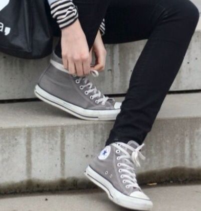 Grey high tops Gray Converse High Tops, Chuck Taylor High Tops, Gray Converse, Converse Hi, Grey Converse, Walk In My Shoes, Classic Grey, Converse High, Converse High Tops