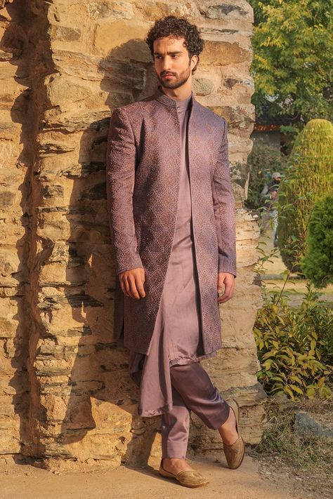 Traditional Outfits For Men Indian, Wedding Reception Outfit For Men, Purple Kurta For Men, Open Sherwani Men, Sherwani For Men Wedding Indian Groom, Purple Sherwani, Indowestern Outfits For Men, Open Sherwani, Jatin Malik