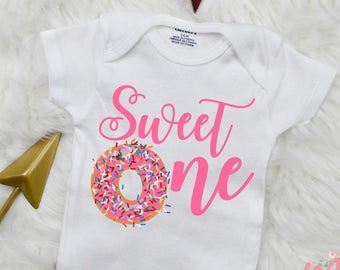 Six Month Birthday, Half Birthday Baby, 6 Month Baby Picture Ideas, Monthly Onesies, Onesies Baby, 2nd Birthday Outfit, Donut Birthday Parties, Donut Birthday, Birthday One