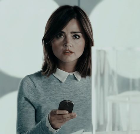 Clara Oswald Icons, The Doctor Aesthetic, Clara Doctor Who, Doctor Who Clara Oswald, Dr Who Companions, Doctor Who Clara, Doctor Aesthetic, Doctor Who Companions, Clara Oswald