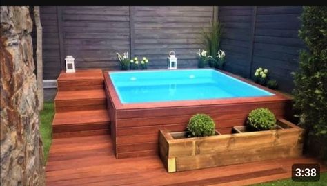 Wooden Deck Designs, Small Backyard Decks, Design Per Patio, Kleiner Pool Design, Small Swimming Pools, Pools Backyard, Cool Swimming Pools, Small Pool Design, Deck Designs Backyard