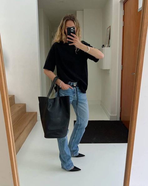 Chic Minimalist Style Summer, Minimalist Fashion Women Outfits, Cos Outfit, Cos Fashion, Chic Minimalist Style, Minimalist Fashion Summer, Chic Summer Style, Expensive Clothes, Uniform Fashion