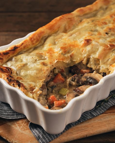 Mushroom Pot Pie | Metropolitan Market Mushroom Pot Pie Recipe, Mushroom Pot Pie, Fall Casserole, Fall Casserole Recipes, Vegetable Pie Recipes, Vegetarian Pot Pie, Vegetable Pot Pies, Chicken Pot Pie Filling, Vegetable Pie