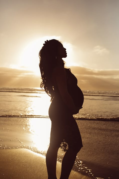 Beach Poses Pregnant, Diy Maternity Photos At Beach, Pregnancy Photoshoot Beach, Maternity Shoot Beach, Beach Maternity Pictures, Maternity Photography Beach, Maternity Beach, Maternity Photography Poses Outdoors, Baby Announcement Photoshoot