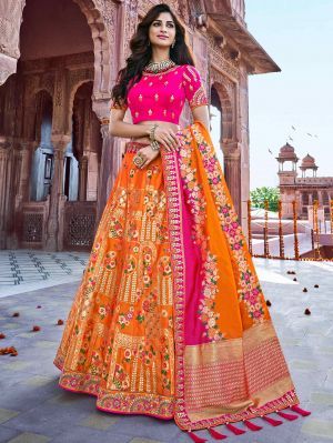 Banarasi Lehenga Choli : Latest Banarasi Silk Lehenga Designs Online Silk Lehenga Designs, Orang India, Orange Lehenga, Neeta Lulla, Rohit Bal, Lehenga Online, Choli Designs, Lehenga Choli Online, Pink Lehenga