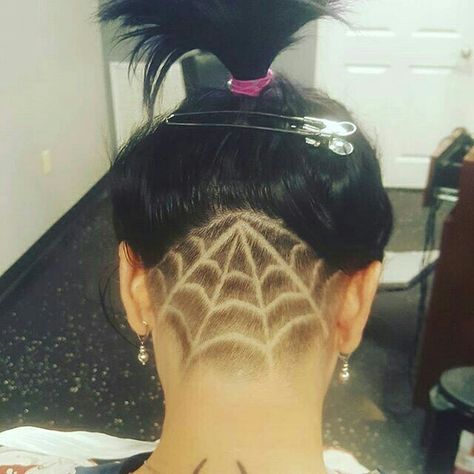 #halloween #undercut Halloween Hairstyles For Women, Easy Halloween Hairstyles, Halloween Hairstyle, Undercut Hair Designs, Undercut Hairstyles Women, Halloween Hairstyles, Undercut Long Hair, Undercut Styles, Shaved Hair Designs