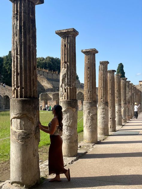 #pompeii #naples #italy #europe #architecture #greenery #green #stone #street #history #travel #travelgram #traveling #traveltheworld #bucketlist #views #lifestyle #vacation #volcano #aesthetic #earthy #photo #poses #fashion #outfits #style Pompeii Photo Ideas, Pompeii Aesthetic, Volcano Aesthetic, Naples Aesthetic, Pompei Italy, Pompeii Ruins, Europe Architecture, Pompeii Italy, Rome Travel Guide