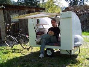 bicycle camper Micro Shelter, Bicycle Camper, Bike Camper, Bicycle Trailers, Bicycle Camping, Tiny Trailers, Bike Motor, Kombi Home, Tiny Camper