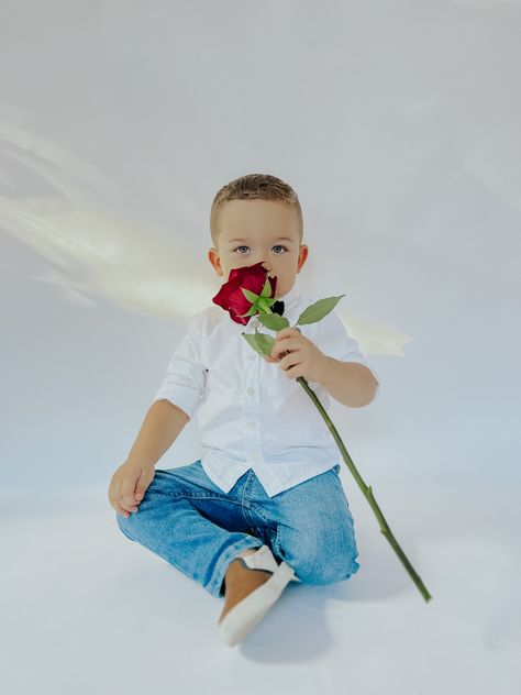 Valentine Pictures For Kids, Valentine Kids Photoshoot Ideas, Kids Vday Photoshoot, Valentine Boy Photoshoot, Brother Valentine Photoshoot, Toddler Valentines Day Pictures, Kids Valentines Photoshoot Siblings, Toddler Boy Valentine Photo Shoot, Family Valentines Day Photoshoot