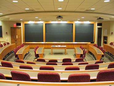 Harvard university classroom. Great for debating classes or even speech presentation classes etc.Good space to collaborate. Speech Presentation, University Classroom, University Quote, Harvard Library, Classroom Interior, College Vision Board, Lecture Hall, Lectures Room, High School Activities