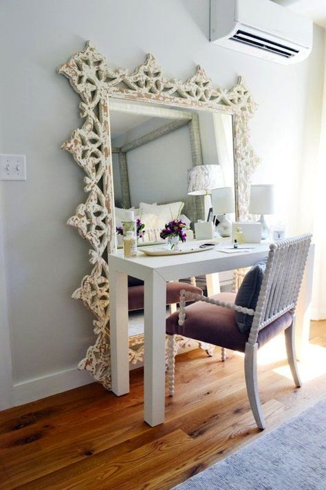 Use mirrors to add depth to your room. Small Space Hacks, Breakfast Nooks, Desk Mirror, Decor Ikea, Real Estat, Kitchen Tables, Bedroom Vanity, Studio Apartment Decorating, Modern Coastal