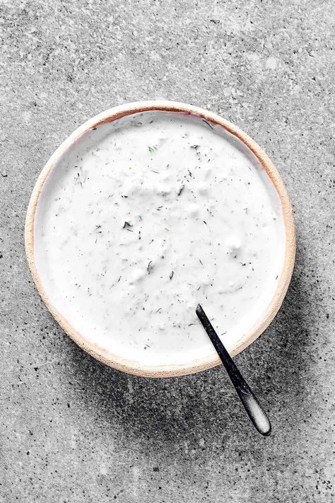 homemade garlic yogurt sauce. Sugar Free Condensed Milk, Tartar Sauce Recipe, Yogurt Dill Sauce, Sauce Video, Creamy Ranch Dressing, Homemade Tartar Sauce, Long John Silver, Ranch Pasta Salad, Ranch Pasta