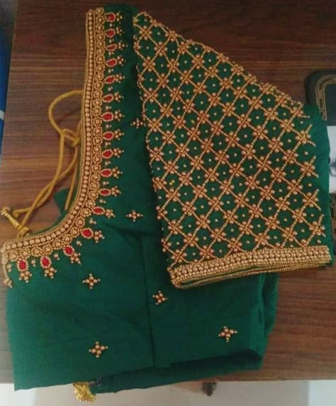 Arai Work Blouse Design, Work Blouse Designs, Silk Thread Bangles Design, Mirror Work Blouse Design, Latest Bridal Blouse Designs, Maggam Work Blouse, Hand Work Design, Maggam Work Designs, Aari Designs